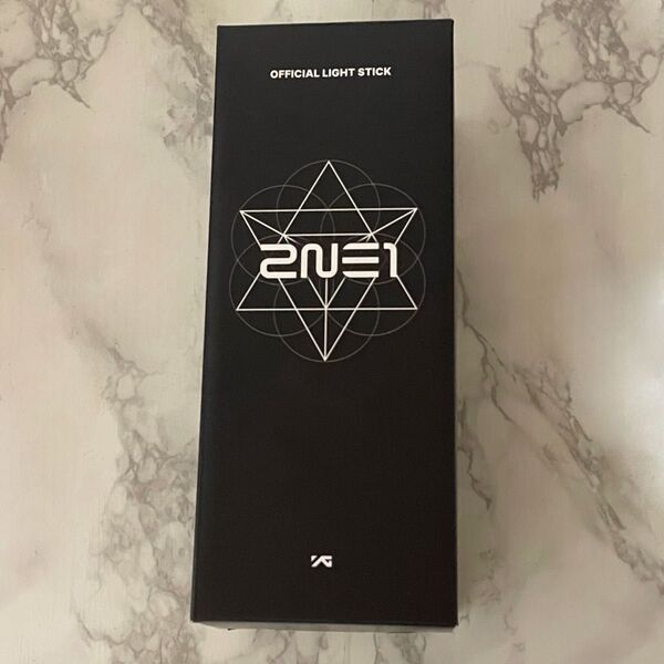 新品未開封 2NE1 公式 ペンライト 黒