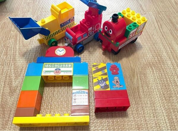 ブロックラボ アンパンマン たのしいのりものバケツ