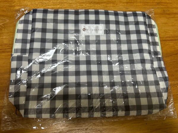 新品 おむつポーチ チェック柄