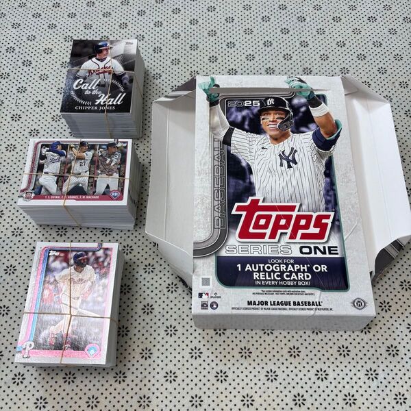 ☆MLB 2025 topps SERIES ONE 野球カード 300枚まとめ