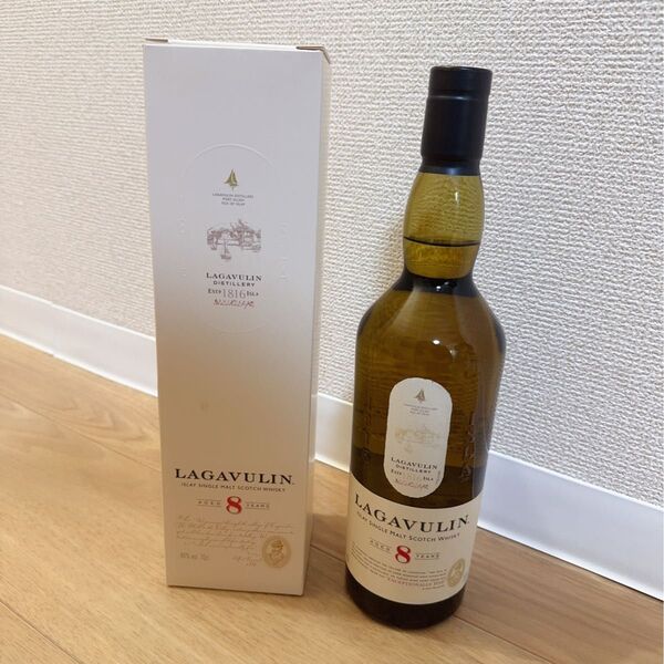 Lagavulin 8年 シングルモルトウイスキー 700ml