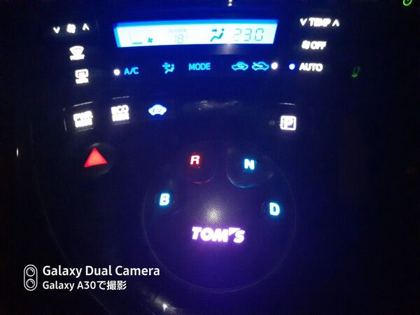 ZVW30 プリウス30前期 エアコンパネル高輝度led打ち替え本体完動品 ホワイト