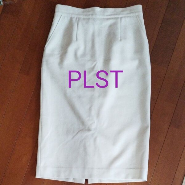 PLST 白のタイトスカート