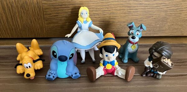 プルートスティッチピノキオふしぎの国のアリス トランプ わんわん物語ラプンツェル フリンライダー ディズニー フィギュア セット