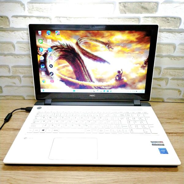 大人気の白色☆薄型NECノートパソコン♪Windows11☆カメラ付き