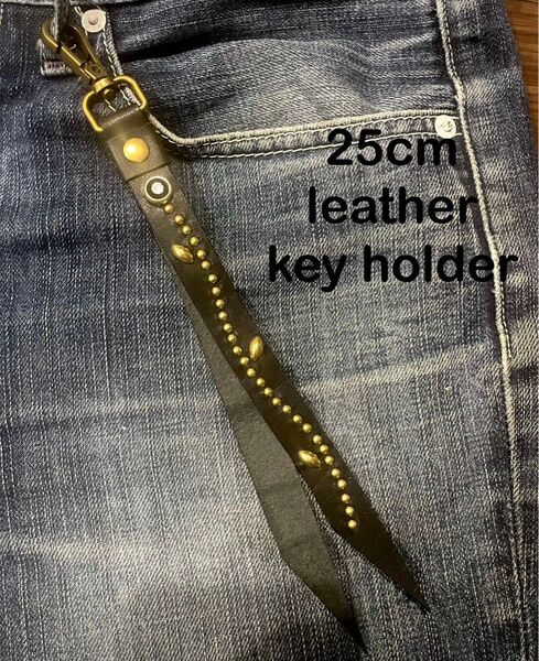 25cm フラワースタッズ レザーキーホルダー ハンドメイド ブラック CALEE、HTC好きな方