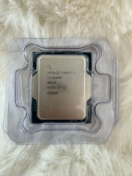 Intel Core i3-12100F 本体のみ