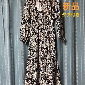 新品 タグ付き adapt retailing 総柄マキシワンピース 長袖 ロング 花柄 ホワイト