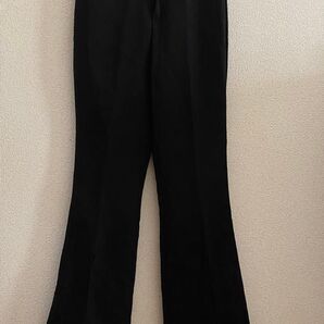 ブラック フレアパンツ 裾スリット