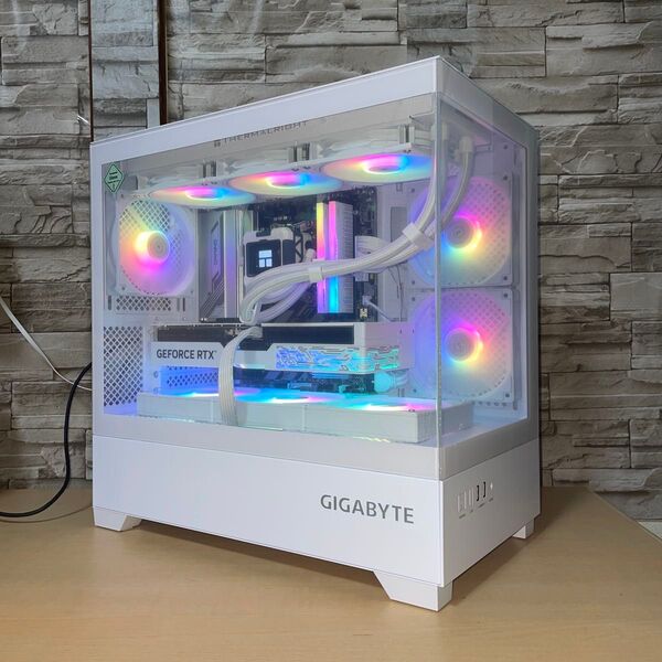 【新品ゲーミングPC】Ryzen7 7800X3D RTX5070Ti メモリ32GB SSD1TB 850W