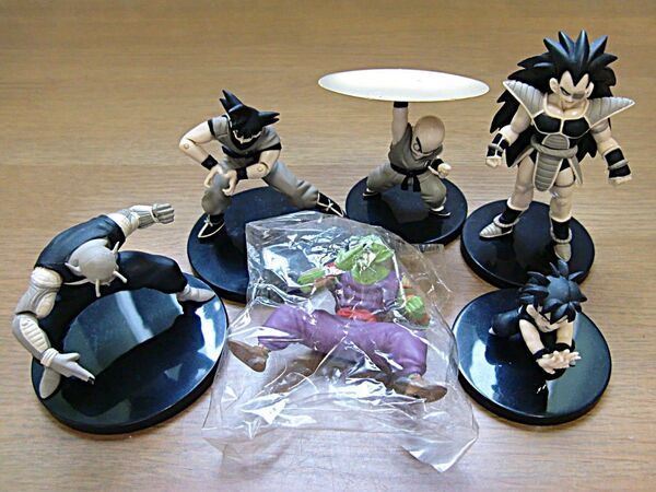 ドラゴンボール ポージングフィギュア レアカラー サイヤ人編 5種 ラディッツ ピッコロ クリリン&孫悟飯 孫悟空