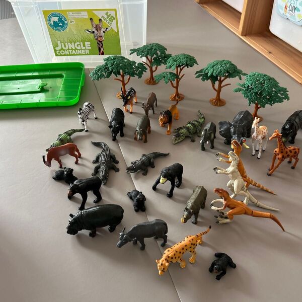 ジャングルコンテナ 玩具 フィギュア 動物 怪獣 恐竜