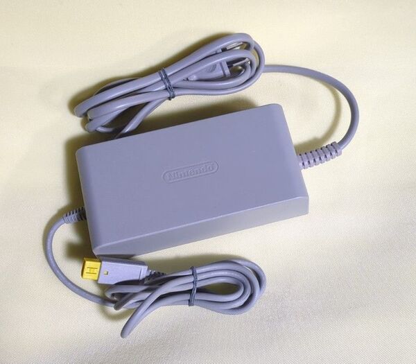WiiU ウィーユー 本体用 純正ACアダプター 充電器 配線破れなし 任天堂製