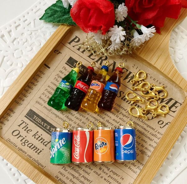 ミニチュアジュース&缶ジュースチャーム カニカン まとめ売り デコレーションパーツ ハンドメイド 資材 素材 材料