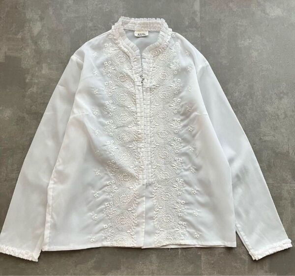ブラウス刺繍ホワイトフリル白シャツ日本製夏羽織近沢レースナラカミーチェZARA好き
