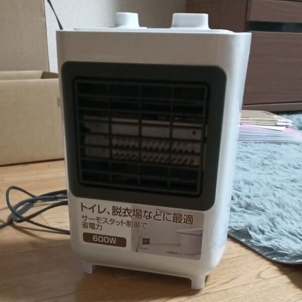 少しの間だけ!セラミックヒーター ミニセラミックヒーター ファンヒーター 足元 コンパクト GS-MF621TC 600W 小型