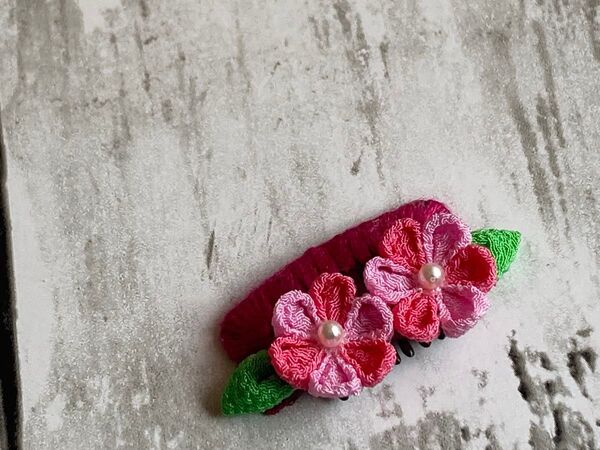 ハンドメイド つまみ細工 お花の髪飾り パッチン留め キッズ わんこ