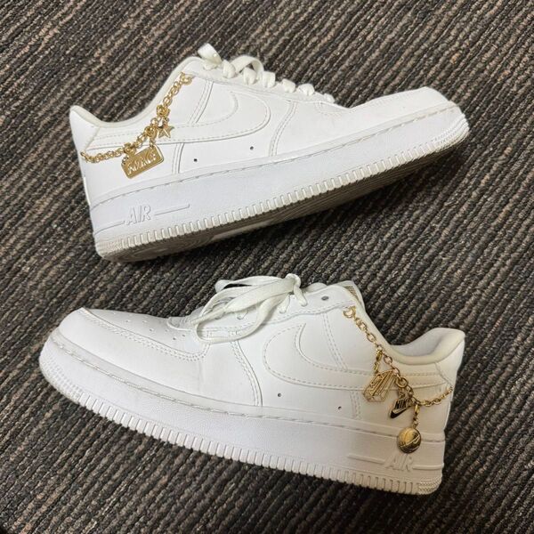 Nike Air Force 1 ’07 LX ペンダント ゴールドチェーン