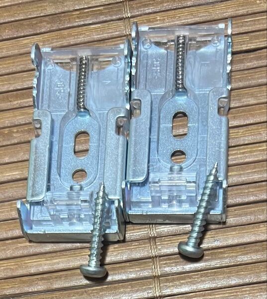 TOSO トーソー ロールスクリーンブラケット2個(ビス付き)【未使用品】