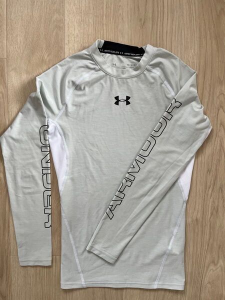 Under Armour ARMOUR Mサイズ 長袖シャツ