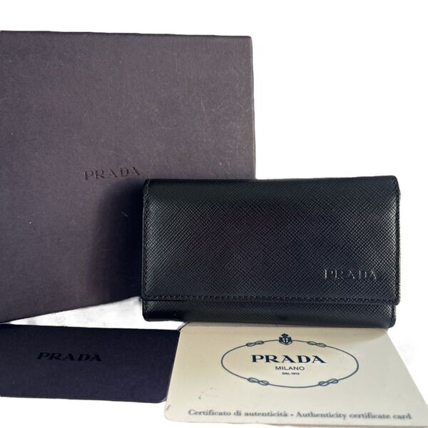真贋済み PRADA プラダ サフィアーノ レザー ブラック 6連 キーケース 正規品 イタリア ラグジュアリー エレガント