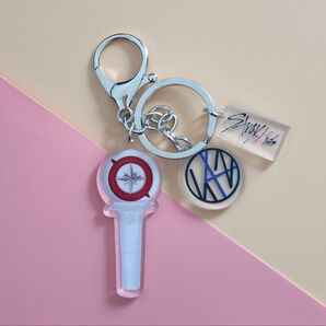 straykids ペンライト型キーホルダー