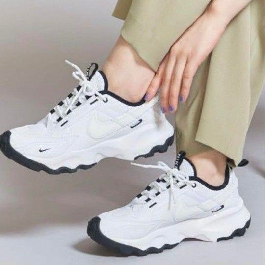 完売品 NIKE TC7900 スニーカー BEAUTY&YOUTH 23cm