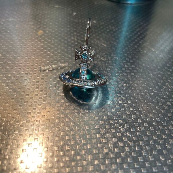 Vivienne Westwood タイニーオーブネックレス ブルー系 片方ピアス