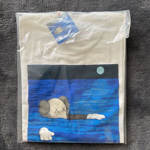 未開封 UNIQLO × KAWS ユニクロ カウズ 半袖 Tシャツ 未使用 LUT コラボTシャツ