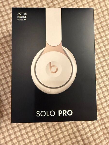 Beats Solo Pro ワイヤレスノイズキャンセリングヘッドホン アイボリー アイボリー Lightning充電