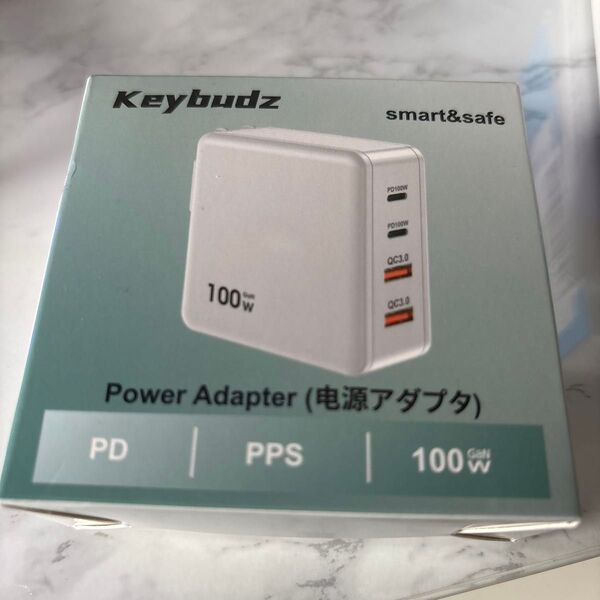 新品未開封 タイプc 100w PD 急速充電器 4ポート同時充電 軽量 小型 電源アダプタ