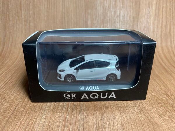 未使用 トヨタ アクア GR ミニカー ホワイト Gazoo Racing Toyota Aqua 非売品 YSD 1/64