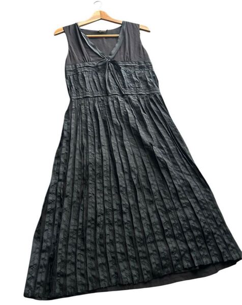 【クリーニング済み】cacharel キャシャレル ワンピース 膝丈 シルク ノースリーブ 黒 リボン 36/S