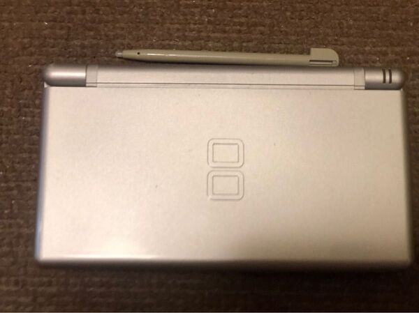動作良好 ニンテンドーDS Lite 本体 USG-001 グロスシルバー 任天堂 タッチペン付き