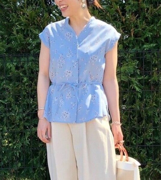 【美品】B.C STOCK シロツメクサ柄 スキッパーシャツ イージーケア