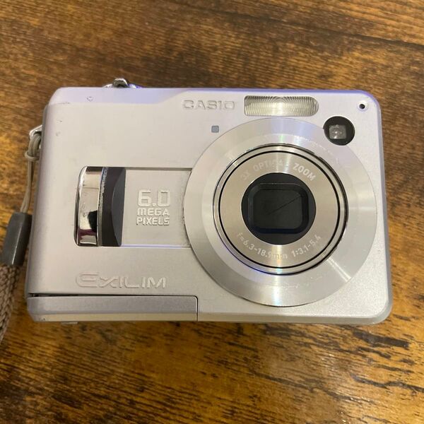 カシオ CASIO EX-Z110 コンパクトデジタルカメラ コンデジ デジカメ