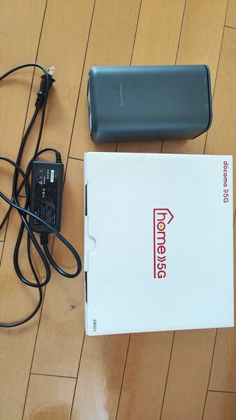 docomo home 5G HR01 Wi-Fiルーター