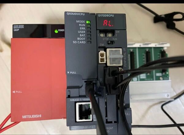 三菱 Q172DSCPU + サーボパック MR-J4W3-222B + モーター+ケーブル モーターあり セット