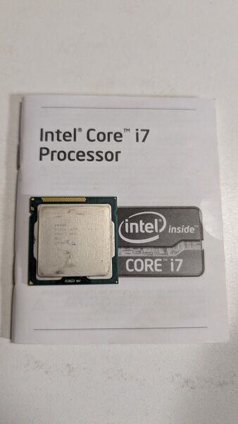 Intel Core i7 2600K 箱と未使用リテールクーラー付き。