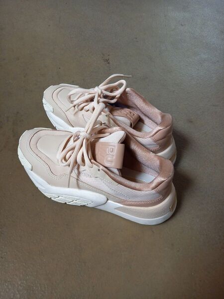 【美品】emmi×PUMA スニーカー