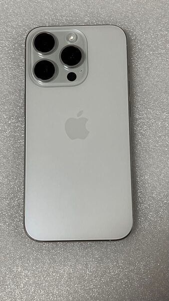 iPhone 15 Pro 128GB ホワイトチタニウム SIMフリー