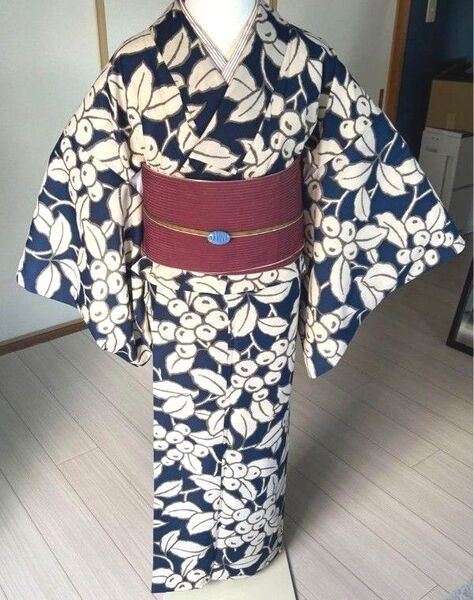 着物 小紋 袷 ビワ柄 洗える着物 枇杷柄 アンティーク風着物