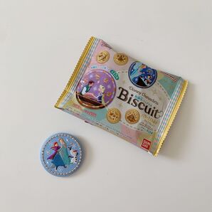 Disney characters 刺繍缶バッジ ビスケット