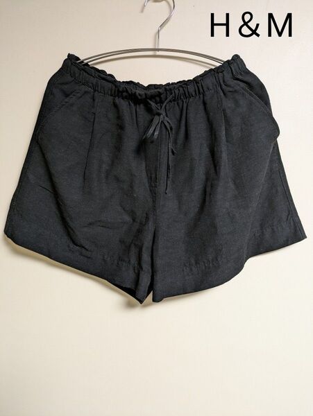 H&M 黒 リネンブレンドショートパンツ