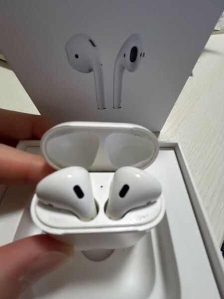 AirPods Apple アップル エアポッズ ワイヤレスイヤホン