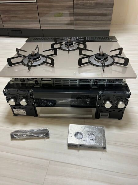 Rinnai リンナイ 未使用 展示品 リンナイ 都市ガス12A用13A用 ビルトインガスコンロ 3バーナー シルバー