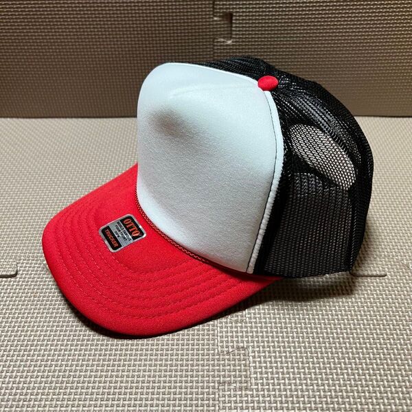 新品 OTTO メッシュキャップのスリートーン(赤白黒)