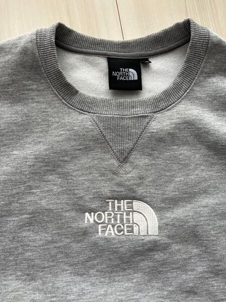 週末お値下げ THE NORTH FACE スウェット グレーMサイズ 美品 NT61802X