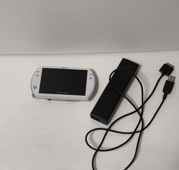 PSP GO PSP-N1000 ソニー プレイステーションポータブル GO パール・ホワイト