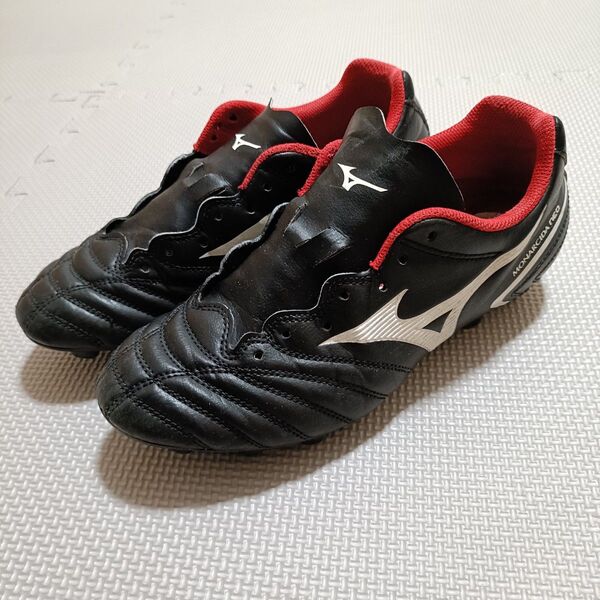 USED 24.5cm 黒 赤 ブラック レッド サッカー スパイク モナルシーダ NEO II SELECT 部活 クラブ